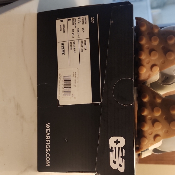 New Balance Men's Cream and Navy Sneakers - Picture 5 of 6